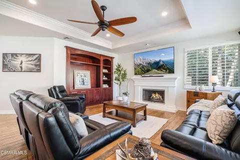 Living - 658 Longbranch Rd, Simi Valley, CA 93065 photo 5 of 5