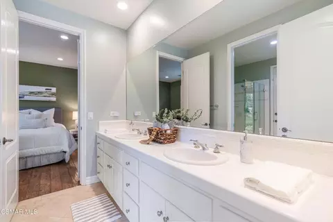 Bath - 658 Longbranch Rd, Simi Valley, CA 93065 photo 3 of 5