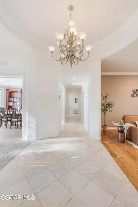 Entry Way - 658 Longbranch Rd, Simi Valley, CA 93065 photo 2 of 3