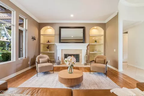 Living - 658 Longbranch Rd, Simi Valley, CA 93065 photo 2 of 5