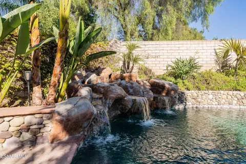 Exterior - 658 Longbranch Rd, Simi Valley, CA 93065 photo 16 of 21