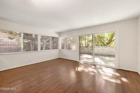Living - 1702 Burning Tree Dr, Thousand Oaks, CA 91362 photo 5 of 7