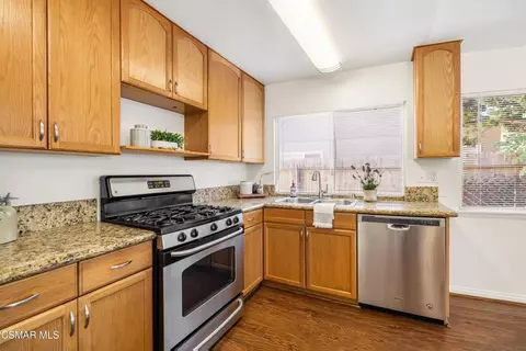 Kitchen - 1702 Burning Tree Dr, Thousand Oaks, CA 91362 photo 3 of 4