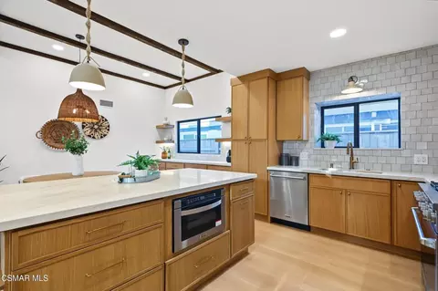 Kitchen - 5261 Reef Way, Oxnard, CA 93035 photo 3 of 8
