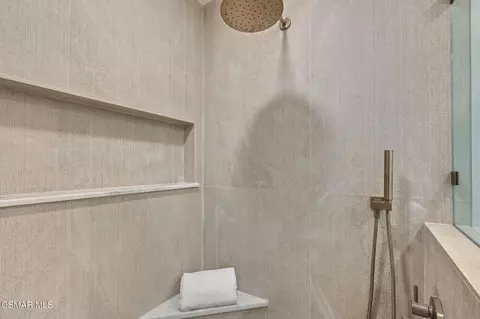 Bath - 5261 Reef Way, Oxnard, CA 93035 photo 6 of 8