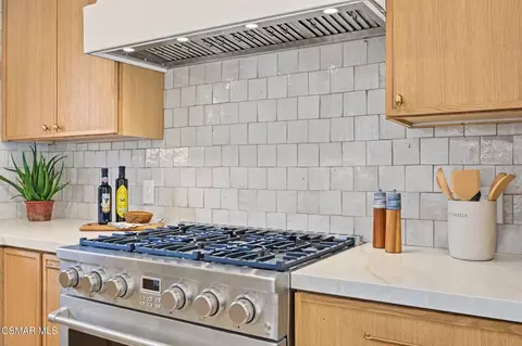 Kitchen - 5261 Reef Way, Oxnard, CA 93035 photo 6 of 8