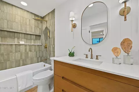 Bath - 5261 Reef Way, Oxnard, CA 93035 photo 1 of 8