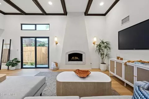 Living - 5261 Reef Way, Oxnard, CA 93035 photo 2 of 4