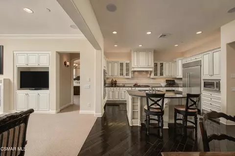 Kitchen - 1537 Estuary Way, Oxnard, CA 93035 photo 3 of 7