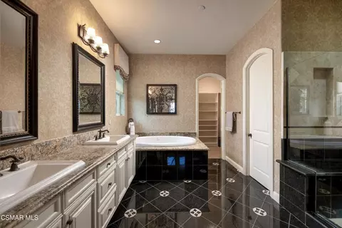 Bath - 1537 Estuary Way, Oxnard, CA 93035 photo 1 of 6
