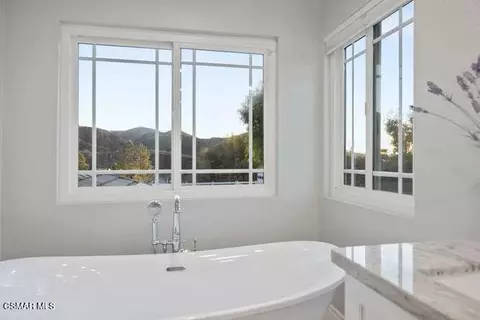 Bath - 1894 Rambling Rd, Simi Valley, CA 93065 photo 4 of 7
