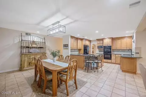 Dining - 1894 Rambling Rd, Simi Valley, CA 93065 photo 3 of 4