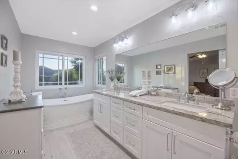 Bath - 1894 Rambling Rd, Simi Valley, CA 93065 photo 3 of 7