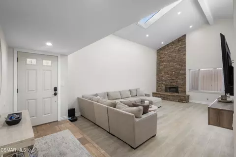 Entry Way - 2034 Potter Ave, Simi Valley, CA 93065 photo 2 of 3