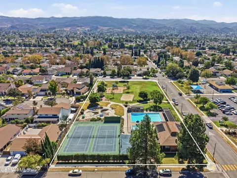 View/Area - 2106 Fernwood Ct, Simi Valley, CA 93065 photo 3 of 9