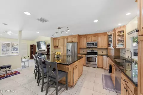 Kitchen - 2106 Fernwood Ct, Simi Valley, CA 93065 photo 4 of 5