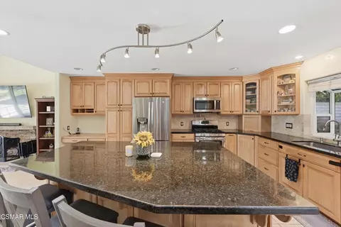 Kitchen - 2106 Fernwood Ct, Simi Valley, CA 93065 photo 3 of 5
