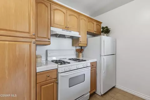 Kitchen - 4545 Alamo St #H, Simi Valley, CA 93063 photo 4 of 6