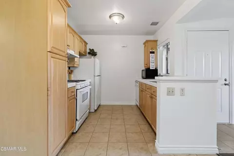 Kitchen - 4545 Alamo St #H, Simi Valley, CA 93063 photo 1 of 6