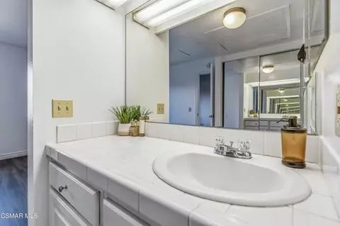 Bath - 4545 Alamo St #H, Simi Valley, CA 93063 photo 1 of 2
