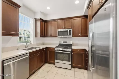 Kitchen - 383 Nuez St, Camarillo, CA 93012 photo 2 of 3