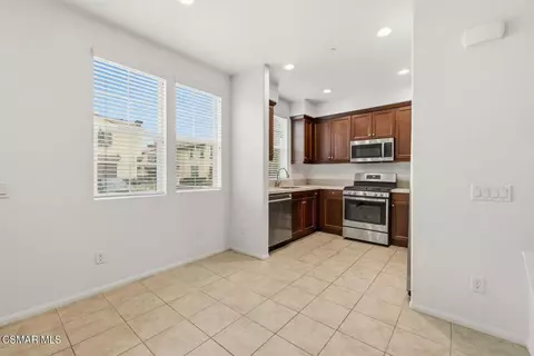 Kitchen - 383 Nuez St, Camarillo, CA 93012 photo 3 of 3