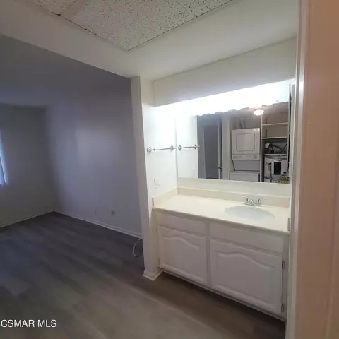 Bath - 4573 Alamo St #B, Simi Valley, CA 93063 photo 1 of 3