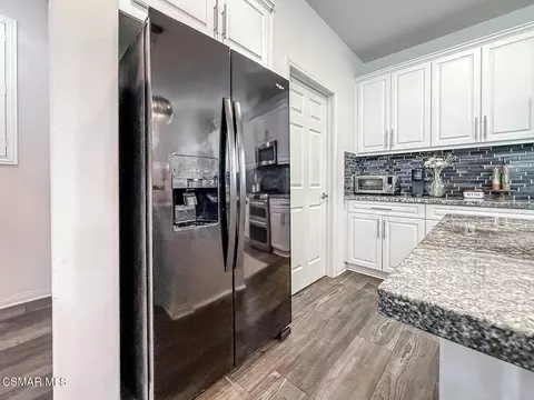 Kitchen - 14708 Sherman Way, Van Nuys, CA 91405 photo 6 of 7