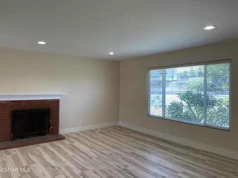 Living - 3232 Lanier Pl, Thousand Oaks, CA 91360 photo 4 of 16