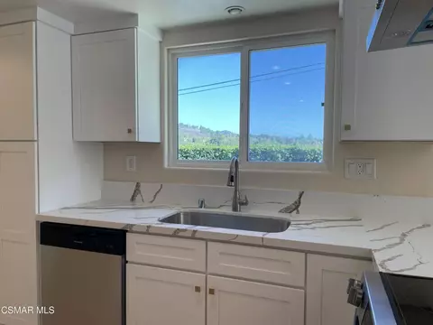Kitchen - 3232 Lanier Pl, Thousand Oaks, CA 91360 photo 4 of 10