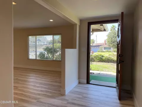 Entry Way - 3232 Lanier Pl, Thousand Oaks, CA 91360 photo 2 of 5