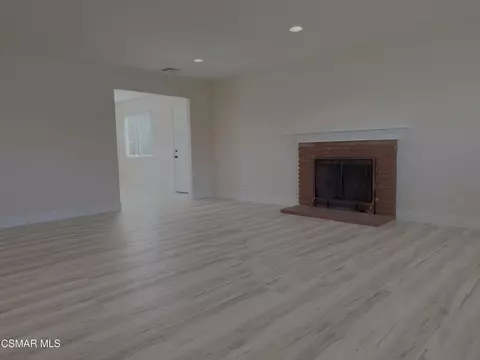 Living - 3232 Lanier Pl, Thousand Oaks, CA 91360 photo 2 of 16