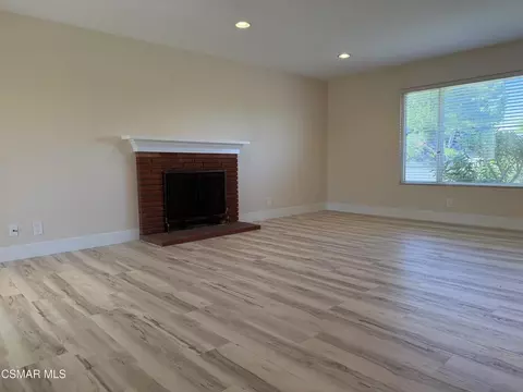 Living - 3232 Lanier Pl, Thousand Oaks, CA 91360 photo 3 of 16