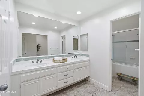 Bath - Undisclosed, Thousand Oaks, CA 91320 photo 1 of 3