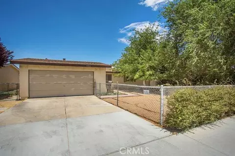 16004 Smoketree St, Hesperia, CA 92345 photo 1