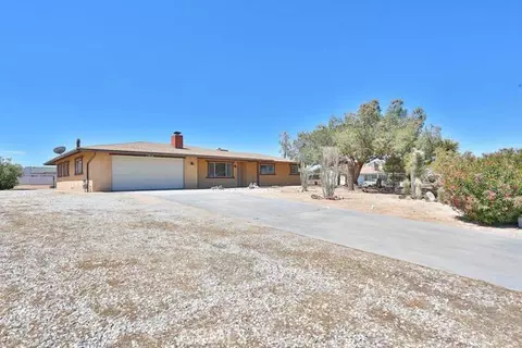 17819 Donert St, Hesperia, CA 92345 photo 1
