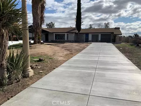 17565 Yucca St, Hesperia, CA 92345 photo 1