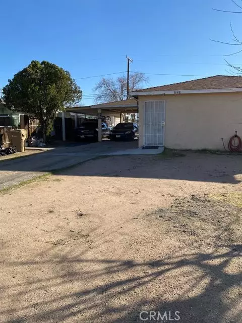16481 Vine St, Hesperia, CA 92345 photo 1
