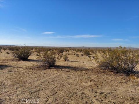 13201 Glendower Ave, Mojave, CA 93523