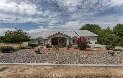 19215 Saddle Ln, Apple Valley, CA 92308 photo 1
