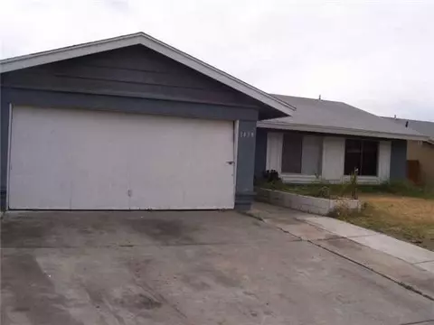 1438 Heidi Cir, Vista, CA 92084 photo 1