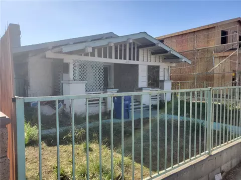 214 E 85th St, Los Angeles, CA 90003
