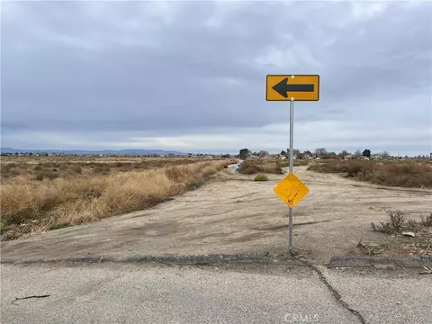 2500 E Ave J-8, Lancaster, CA 93535 photo 2