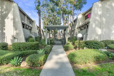 1131 W Badillo St #F, Covina, CA 91722