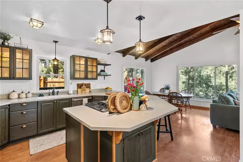 1112 Lion Ln, Frazier Park, CA 93225