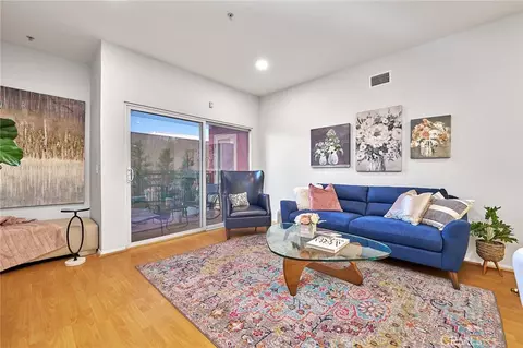 11124 Burbank Blvd #105, North Hollywood, CA 91601