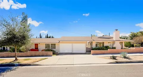 120 Auburn Ave, Sierra Madre, CA 91024