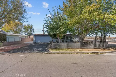 44755 21st St W, Lancaster, CA 93536