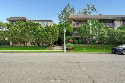 500 S Oak Knoll Ave #48, Pasadena, CA 91101