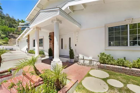 17043 Empanada Pl, Encino, CA 91436